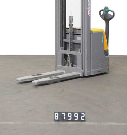 T87992